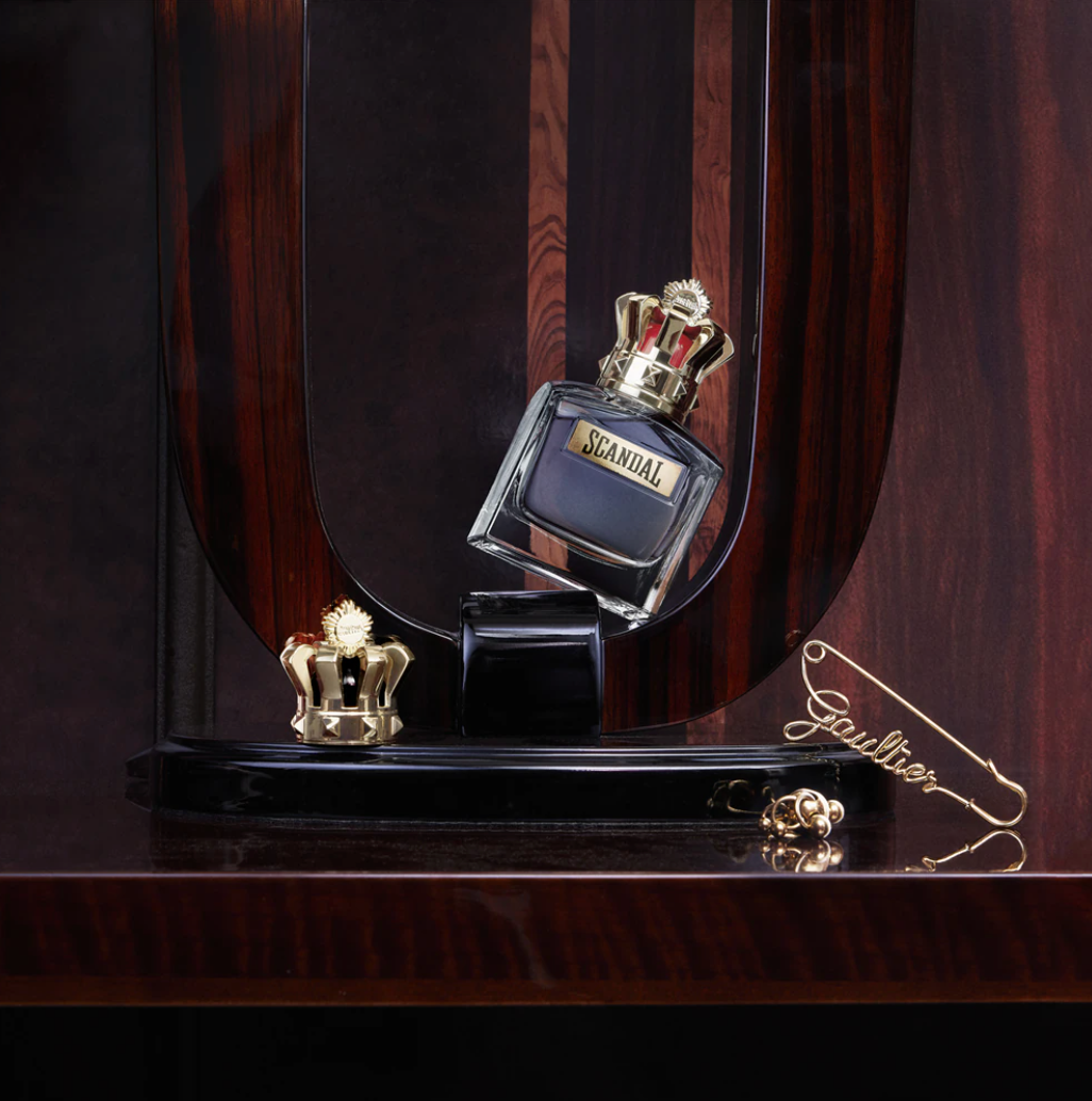 Descoperă originalul Scandal Pour Homme Eau de Toilette de la Jean Paul Gaultier. Un parfum barbati captivant cu note de caramel, salvie și tonka. 100% original. Comandă online cu livrare rapidă.